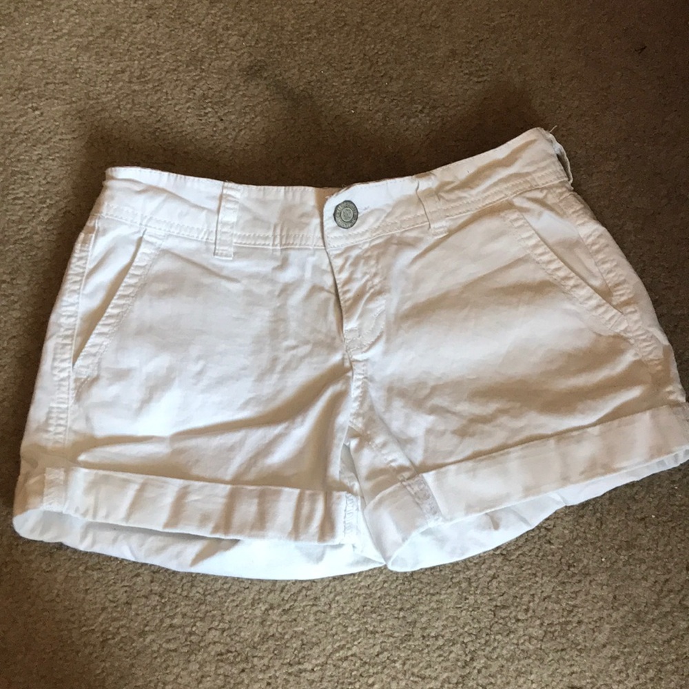 Aeropostale White shorts. Fit like 00